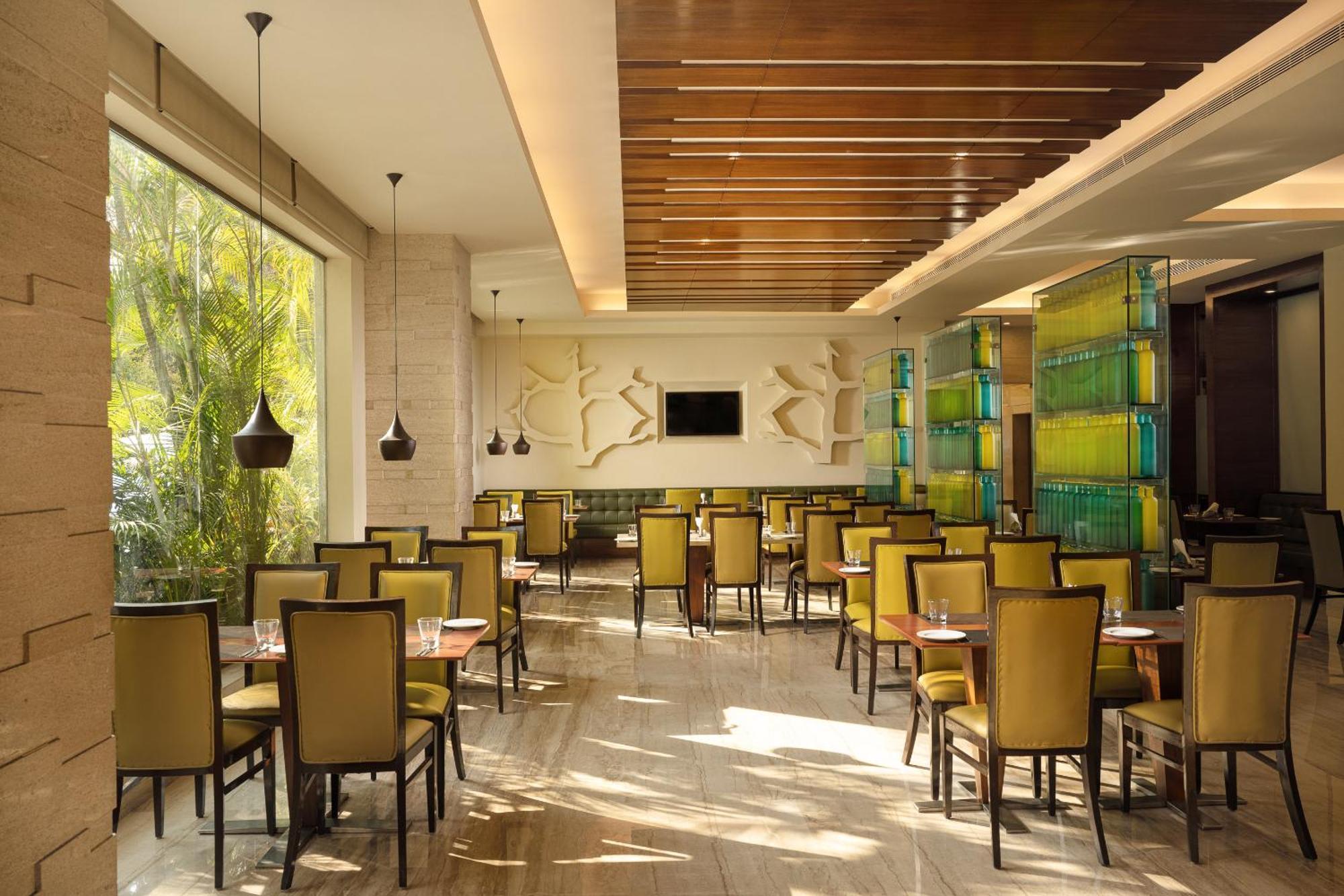 Lemon Tree Premier, Ulsoor Lake, Bengaluru Exterior foto